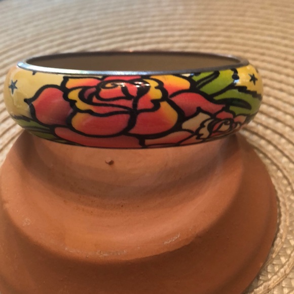 Enamel “Love” with roses bangle bracelet - Picture 3 of 4